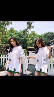 Áo thun rách hoa nổi