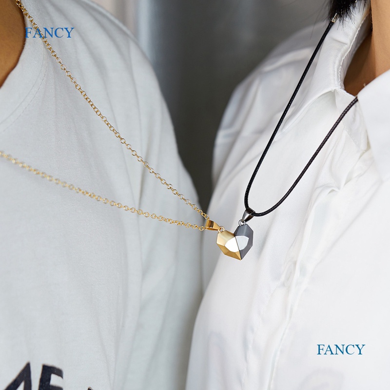 Set 2 Vòng cổ Mặt Trái Tim Đính Đá Từ Tính Cho Cặp Đôi