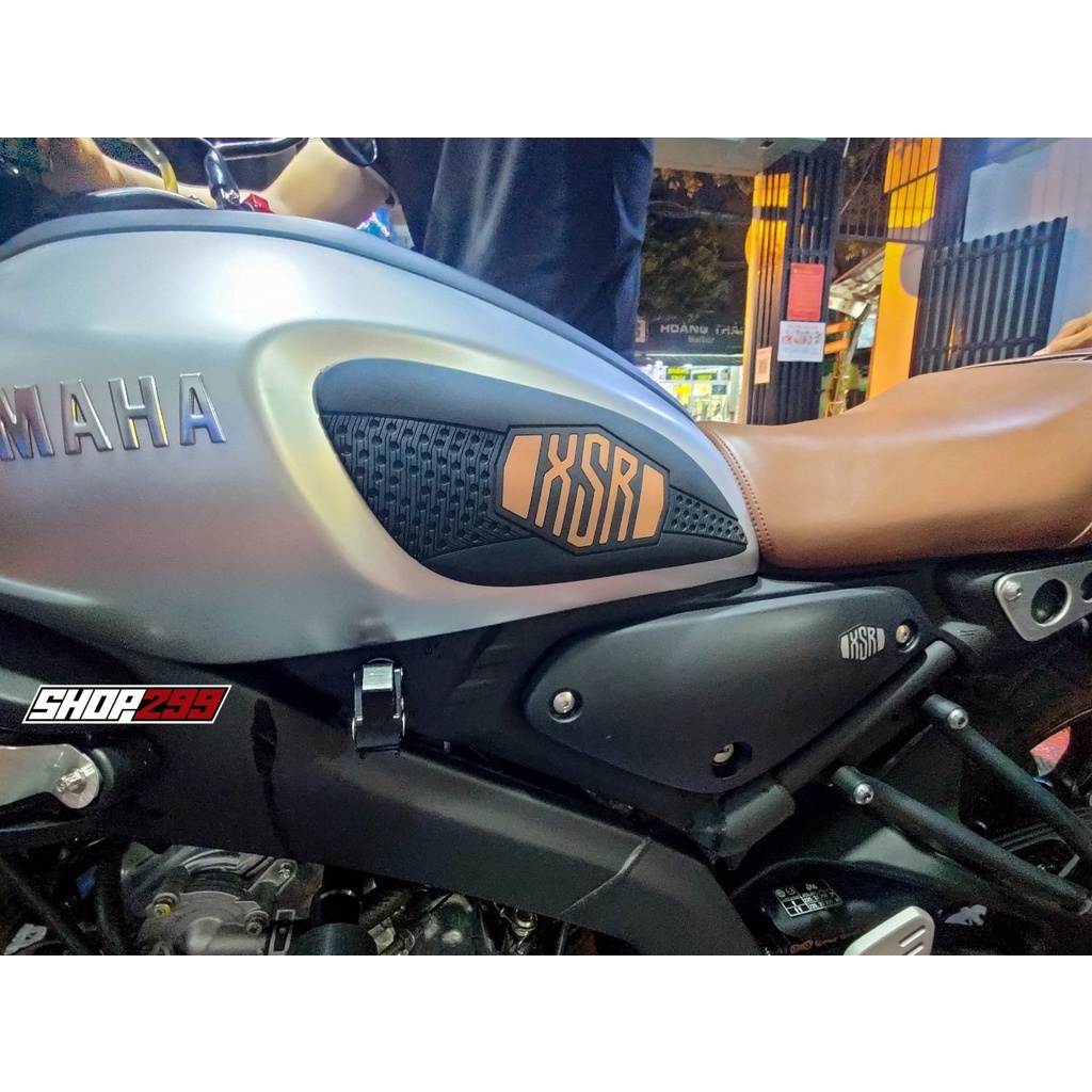 Miếng Dán Chống Trượt Bên Hông Bình Xăng Cho Xe XSR155