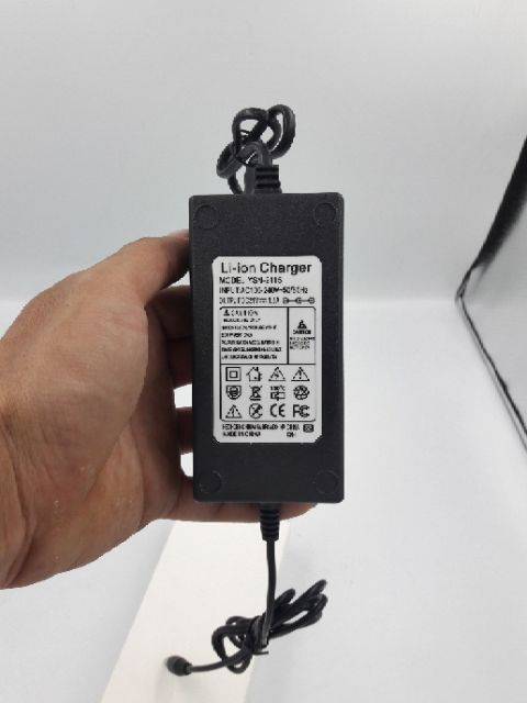 SẠC Bộ Pin Makita 18v ADAPTOR  2Ah 3Ah