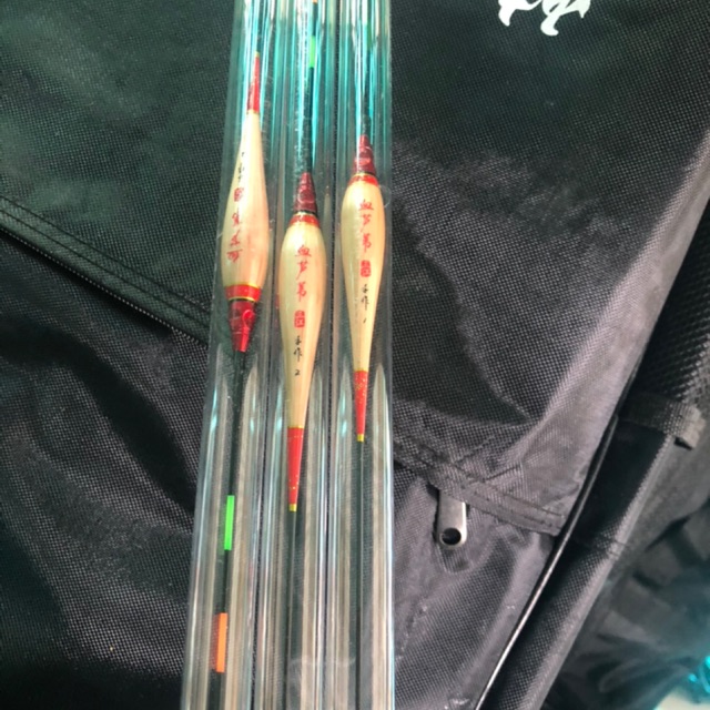 Phao cỏ câu đài