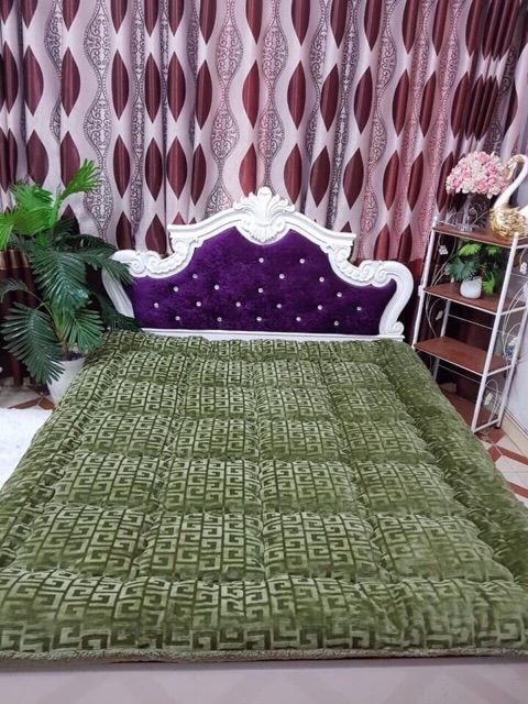 Chăn lông cừu chữ vạn in 3d nặng 3kg ( siêu ấm)