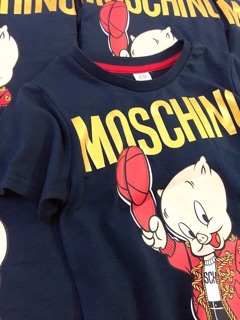 Áo Moschino 2 màu xịn xò
