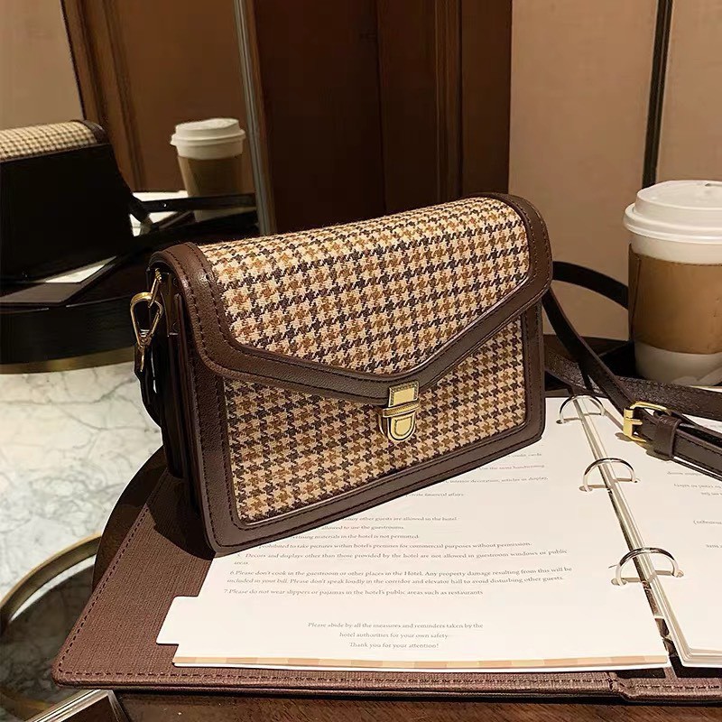Túi Xách Nữ - Túi Đeo Chéo Nữ Họa Tiết Caro 3 Ngăn Tiện Lợi Kiểu Dáng Vintage | BigBuy360 - bigbuy360.vn
