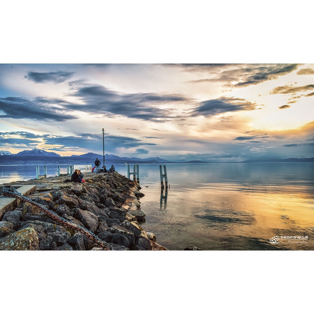 Bộ máy ảnh Nikon D5500 kèm ống kính AF-S NIKKOR 18-55mm F3.5-5.6 VR II