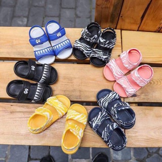 Giày adidas cho bé gái size 29-31