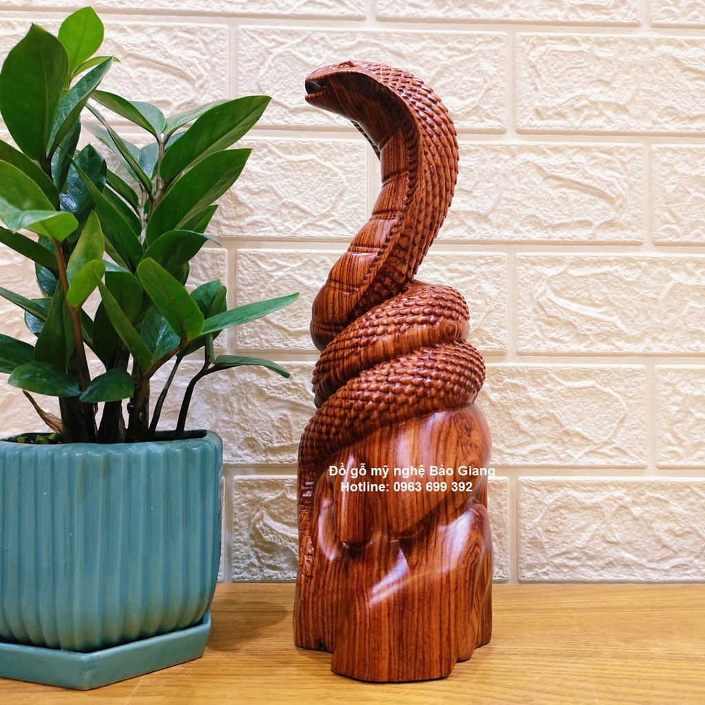 Tượng con rắn gỗ hương cao 30 cm