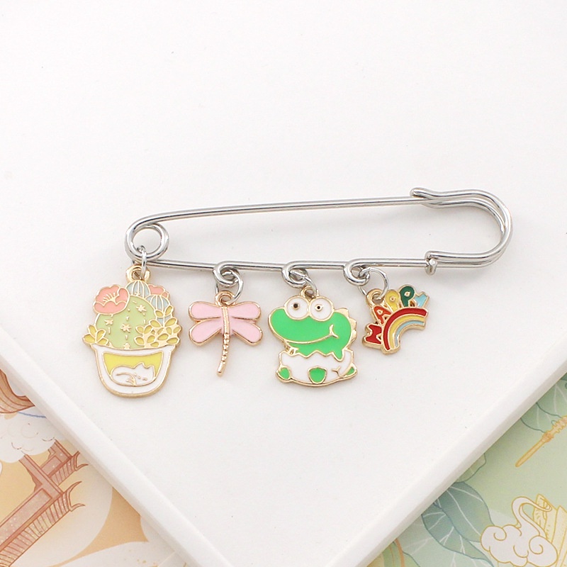 Ghim Cài Áo Hình Mèo Hello Kitty Dễ Thương