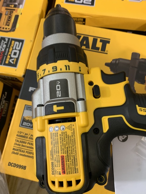 Máy khoan pin Dewalt dcd999