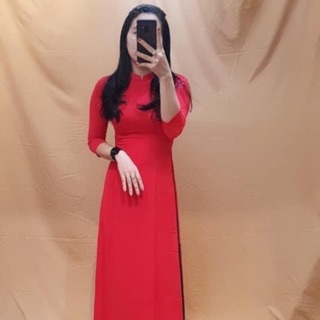 Bộ áo dài lụa đỏ tươi kèm quần