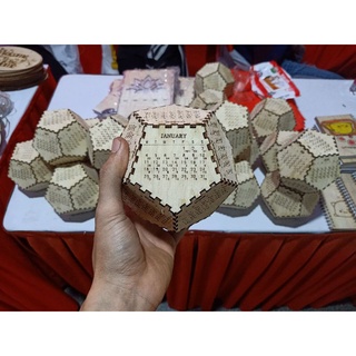Lịch gỗ năm 2021
