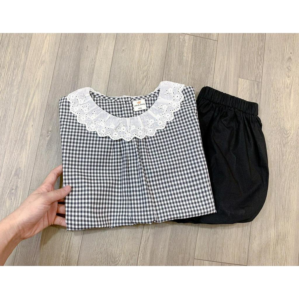 Bộ áo cổ xoè kẻ caro kèm quần bé gái