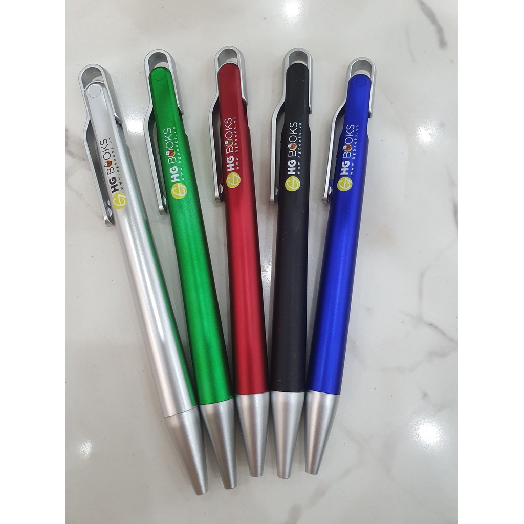 Set sổ bìa cứng A5 ghi chép tiện dụng và bút bi mực xanh ngòi 0.7mm, hiệu HG Books