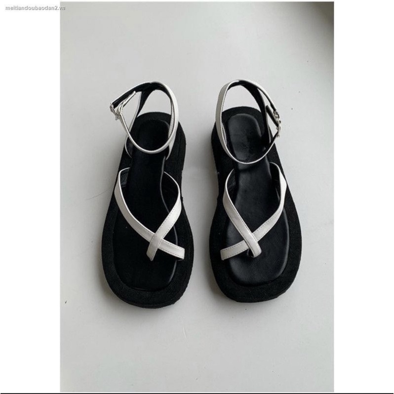 Giày sandal xỏ ngón đế bằng phong cách Hàn Quốc