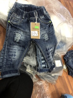 Quần jeans bé trai bé gái