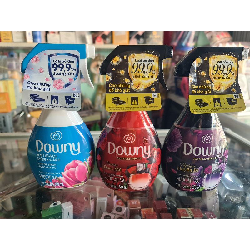 Xịt thơm quần áo Downy 370ml