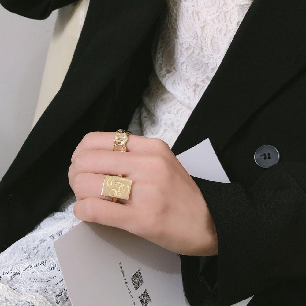 Bộ Nhẫn Dây Xích Xoắn Tối Giản|Nhẫn Hình Mặt Cười Màu Sắc Tương Phản Thời Trang