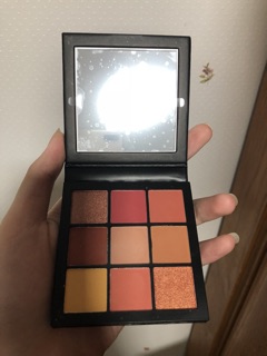 PHẤN MẮT HUDA BEAUTY CORAL OBSESSIONS