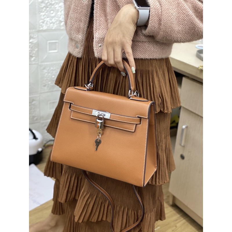 Túi xách tay khoá bạc