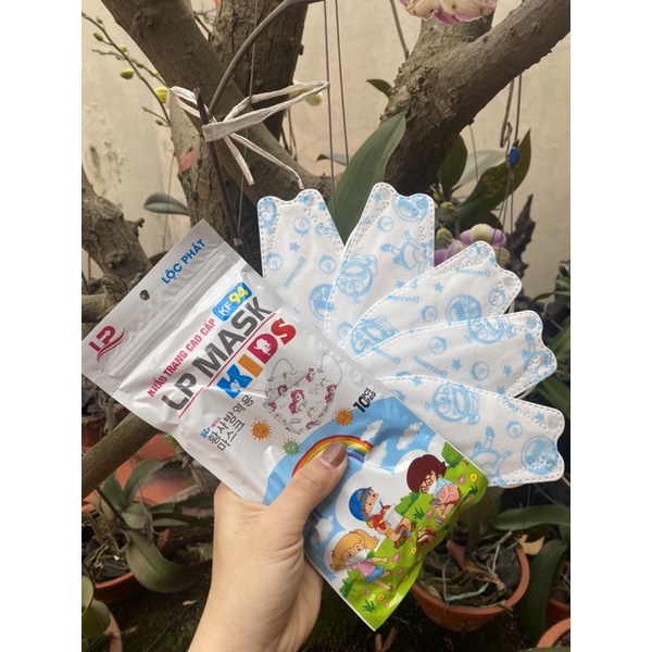 Thùng 300 chiếc KF94 cho bé 4-12 tuổi
