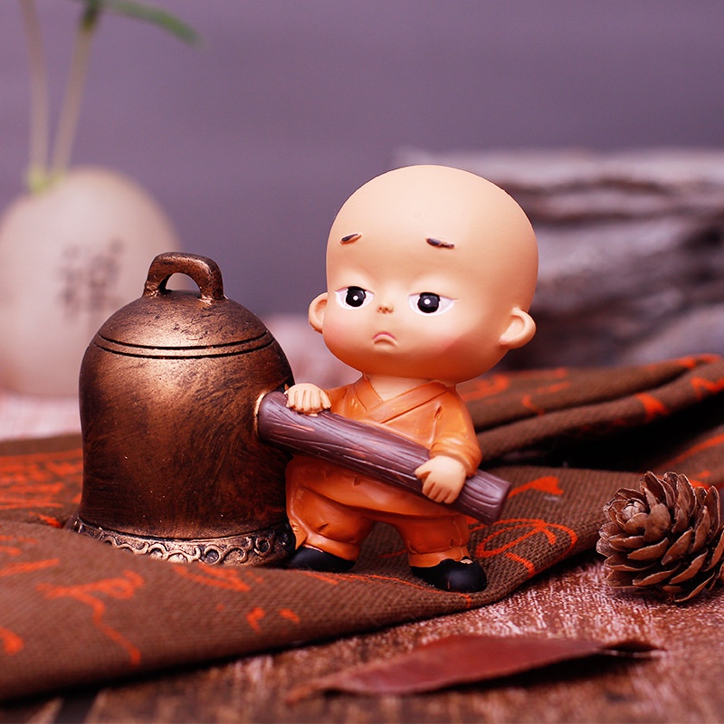 Mô hình tượng chú tiểu: tụng kinh, đọc sách, gõ chuông, gánh củi biểu cảm dễ thương trang trí bàn làm việc quà tặng