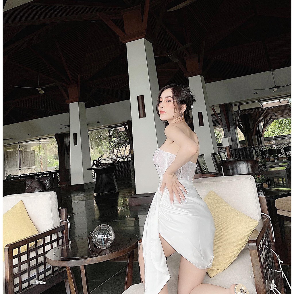 Đầm cúp ngực đính đá