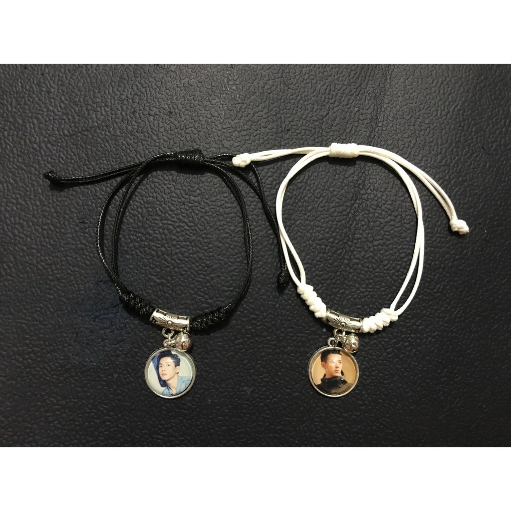 Vòng tay Lý Hiện đen trắng thiết kế thời trang độc đáo