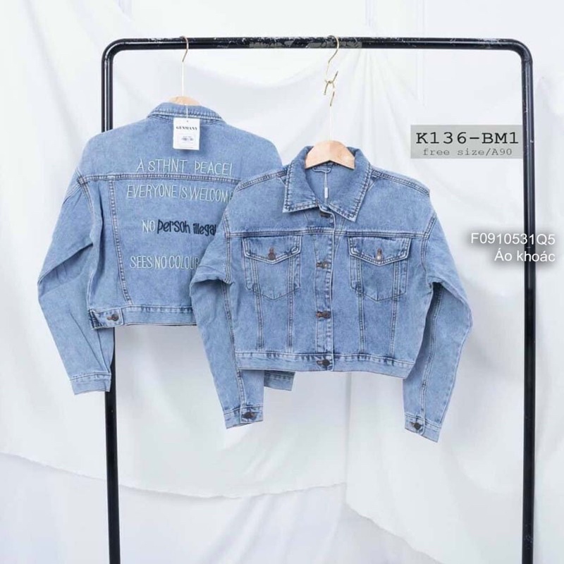 Áo khoát jeans lưng thêu