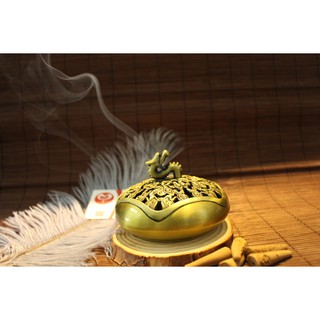 Lư đồng đốt nụ trầm trầm hương