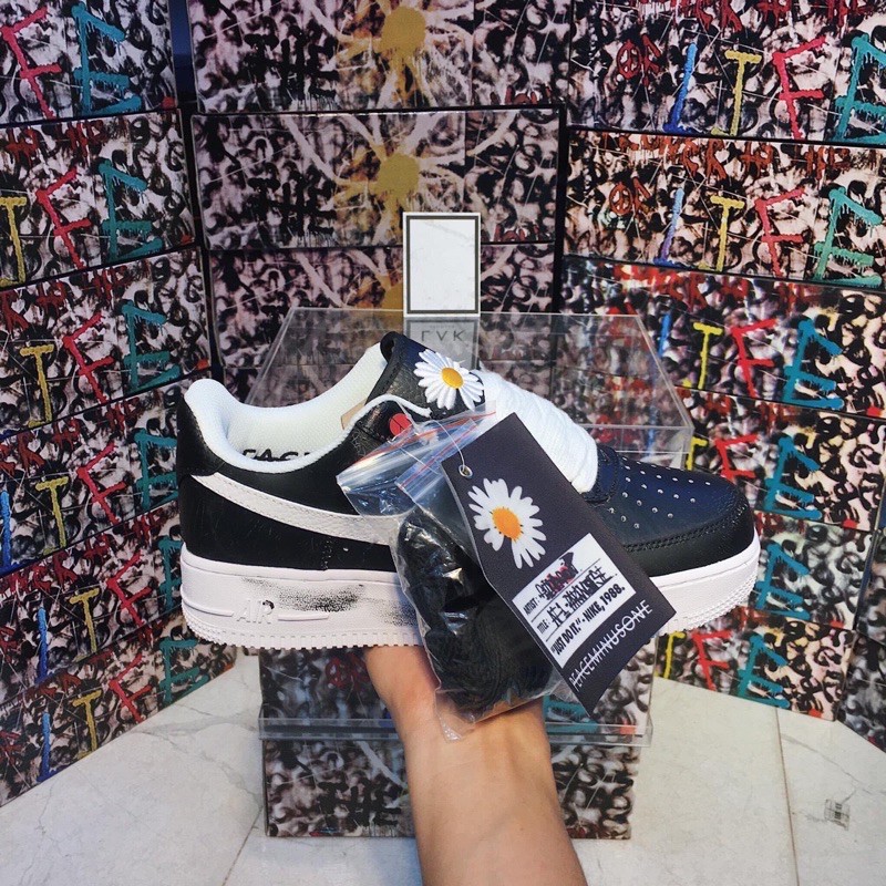 Giày thể thao hoa cúc tróc sơn đen ( Hàng sẵn - kèm video ) | BigBuy360 - bigbuy360.vn