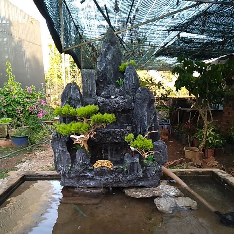 Hòn non bộ có thác nước