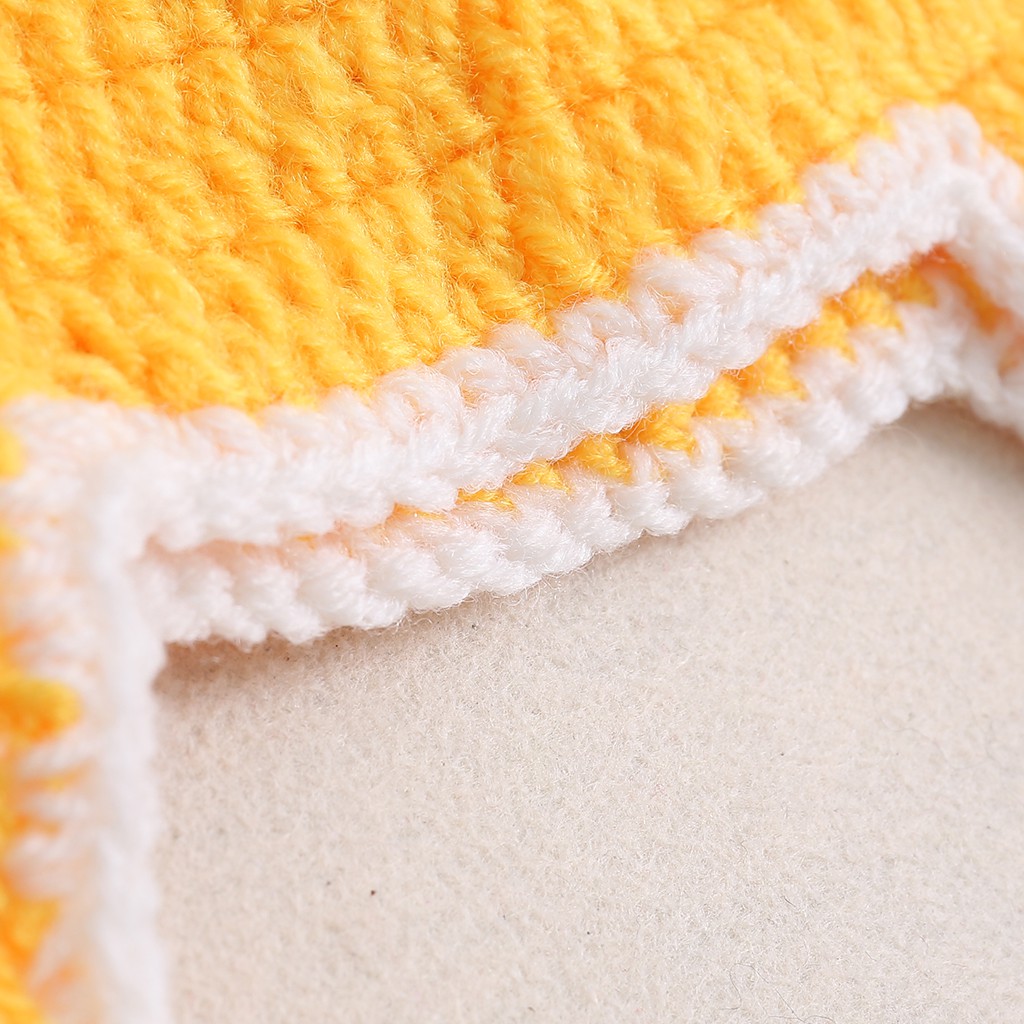 Set quần đùi và nón len dùng để làm đạo cụ chụp hình cho các bé