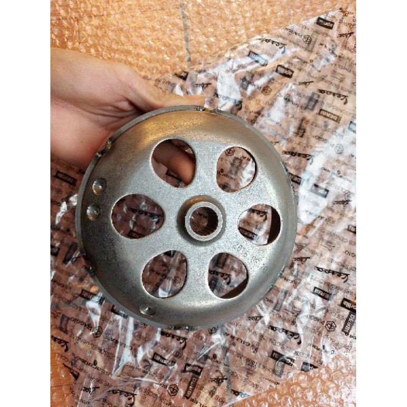 Chuông côn sau vespa zin đời 3vie