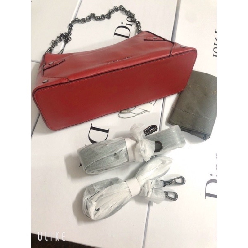 Túi cnk đeo chéo kẹp nách màu đỏ