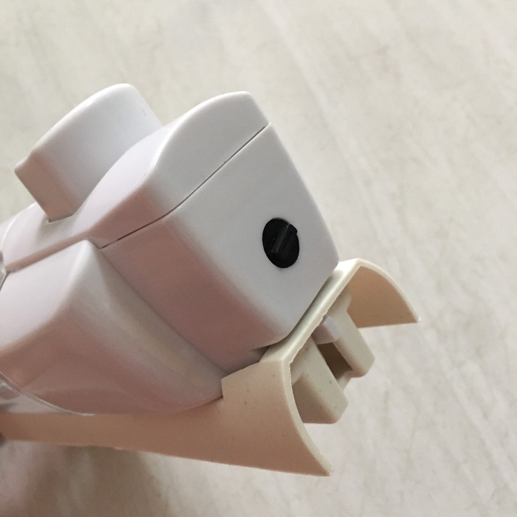 Hộp đựng nước rửa tay treo tường giá rẻ