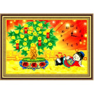Tranh đính đá đồng hồ Thần Tài. Kích thước: 83x57cm