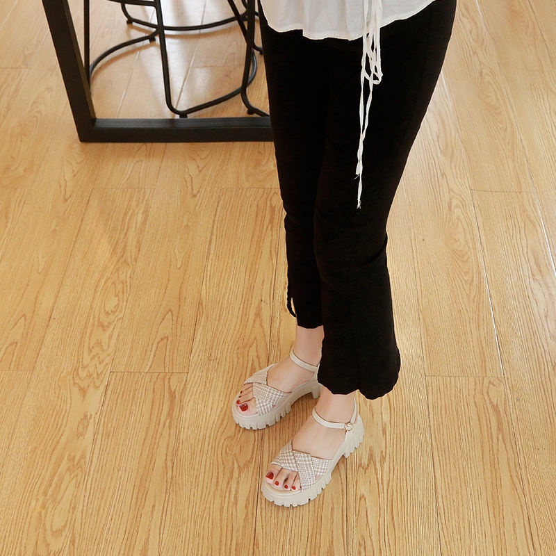 Giày Sandal Đế Dày Thời Trang Năng Động Cho Nữ Sinh