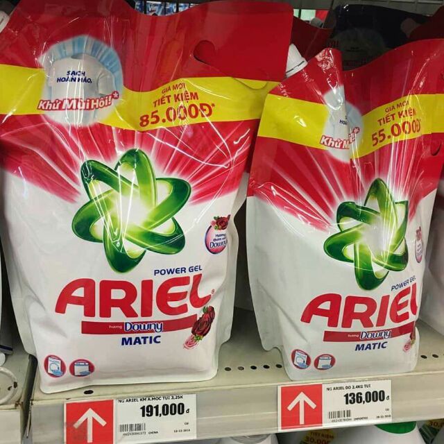 Nước giăt Ariel hương Downy 2,15kg