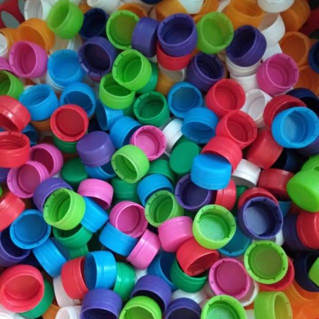 Nắp chai nhựa làm đồ chơi mầm non