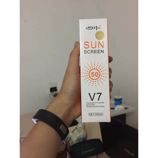 Xịt chống nắng Hàn Quốc Sun Screen V7