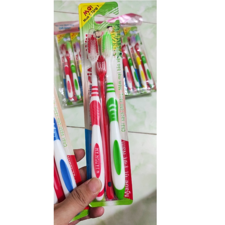 Bộ 3 bàn chải đánh răng gia đình tiện dụng (2 Người lớn 1 trẻ em)