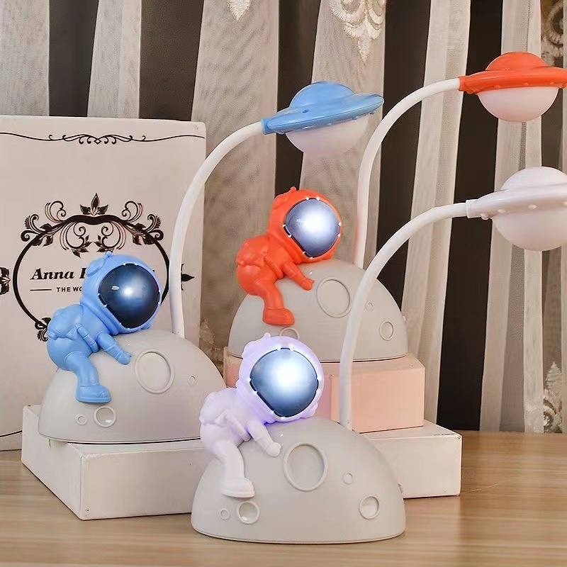 Đèn Học Đèn Học Tích Điện Chống Cận Hình Ốc Sên Mini Cho Bé Xoay 360 Đèn bàn hình phi hành gia ° SN38