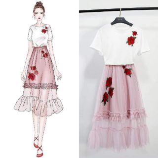 Váy hàng thiết kế đính hoa
