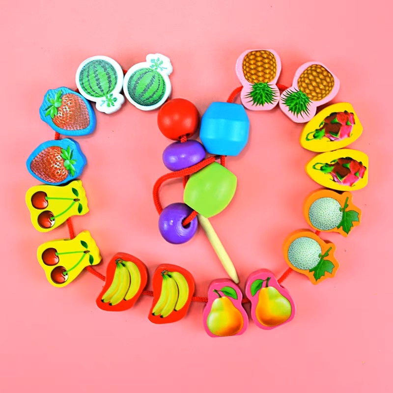 Đồ chơi xâu hạt gỗ hộp trái tim - 50 chi tiết và 2 dây xâu - chọn chủ đề cho bé