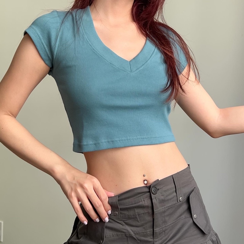 ADDSOMESUGAR Áo croptop cổ tim vải thun gân xanh/kem