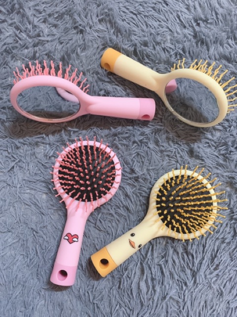 Lược Mini Massage Cầm Tay Kèm Gương - Lược Đệm Mát Xa Bỏ Túi Siêu Dễ Thương