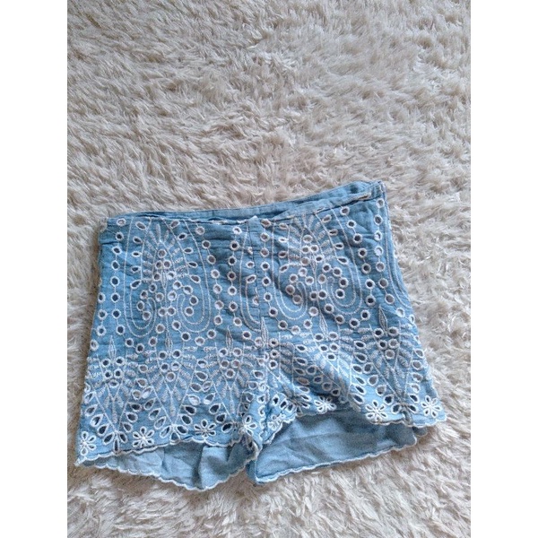 pass quần short phối ren hiệu H&M 2hand