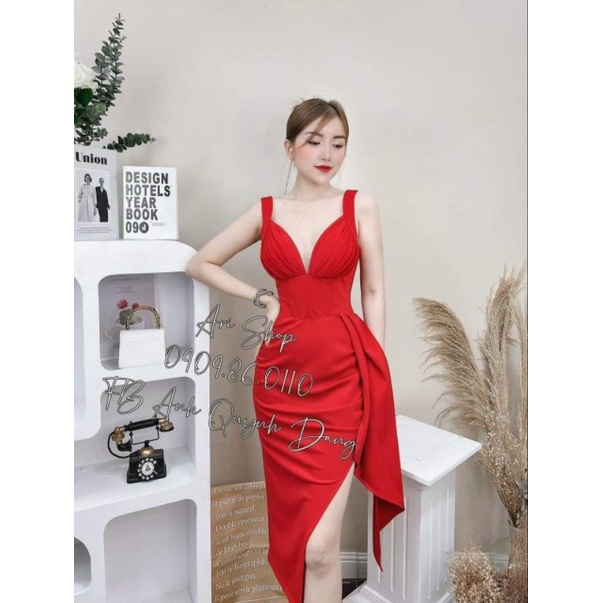 Đầm body tà đổ xẻ ngực phối lưới