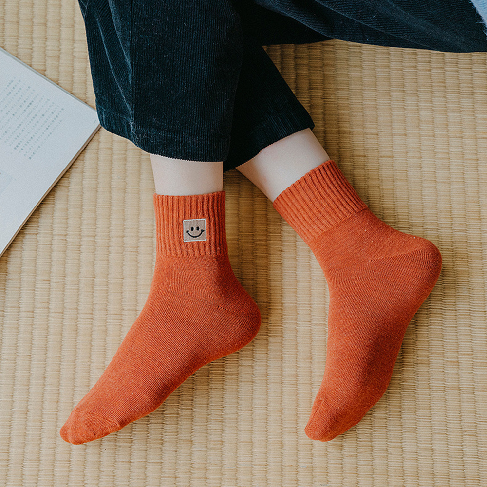Vớ Cotton Mềm Mại Thêu Hình Mặt Cười Thời Trang Dành Cho Nữ