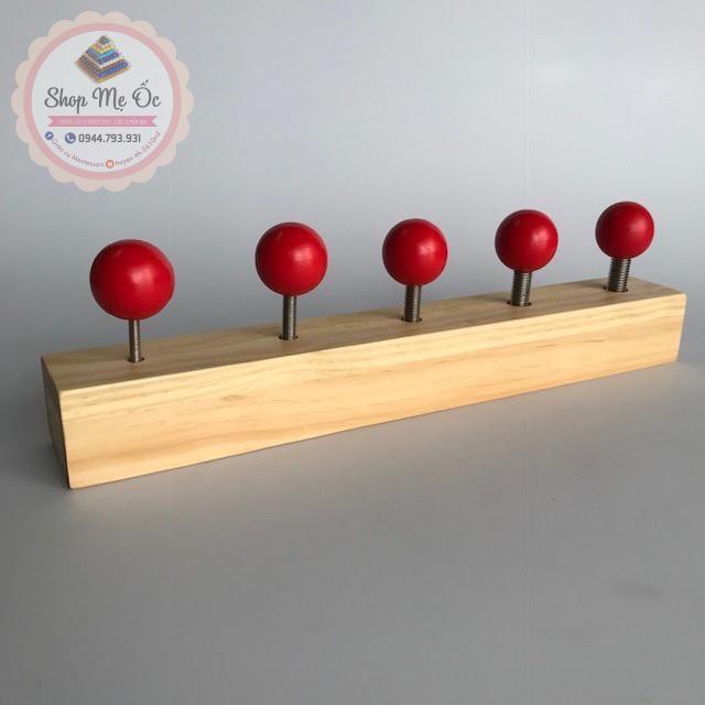 Giáo cụ Montessori - Bộ xoáy ốc vít núm đỏ BOLTS &amp; NUTS SETS